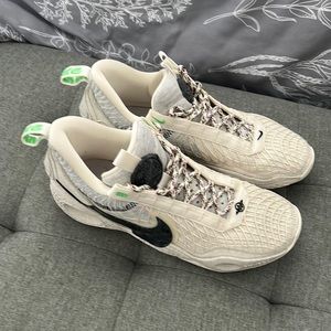 Men’s Nike Cosmic Unity Shoes